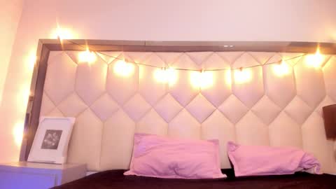 Snapshot of scarlethbigbug chatting on 12, 2, 2026 scarlethbigbug online show from 12, 2, 2026