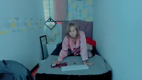 S C A R L E T online show from 21, 12, 2024