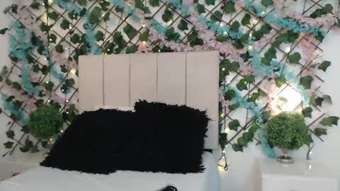 scarlet  online show from 12, 2, 2026