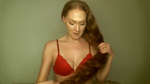 Scarlet Satine online show from 28, 12, 2024