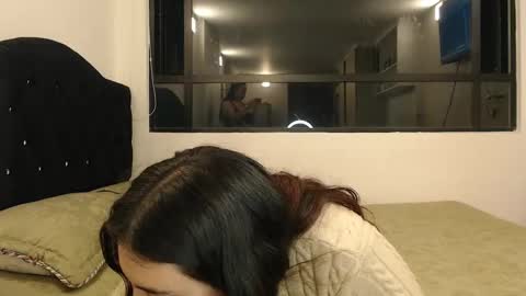 Scarlett and Jazmin online show from 18, 1, 2025