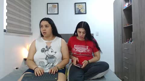 Scarlett and Jazmin online show from 23, 4, 2026