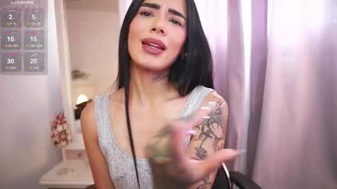 Lauren Scarlett online show from 25, 11, 2025