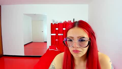 scarlett_red_11 online show from 24, 4, 2026