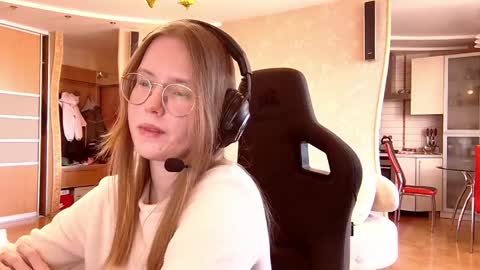 scarletta_ online show from 25, 3, 2026