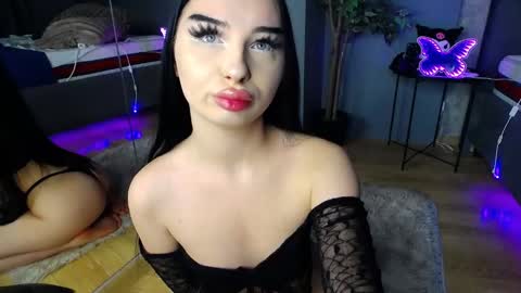 scarlettjakobs online show from 10, 2, 2026