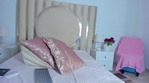 Scarlett Ross  online show from 27, 1, 2025