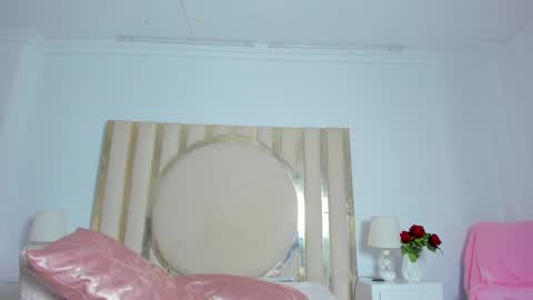 Scarlett Ross  online show from 3, 2, 2025