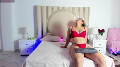 Scarlett Ross  online show from 18, 2, 2025