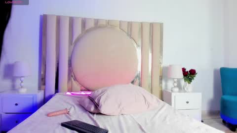 Scarlett Ross  online show from 25, 2, 2025