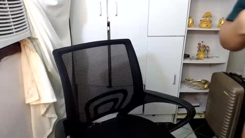 Queen Scarlet online show from 19, 1, 2025