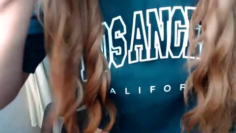 Queen Scarlet online show from 3, 2, 2025