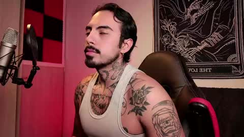 Snapshot of scockpion_ chatting on 7, 6, 2026 Alejandro help me to reach 200 thumps up online show from 7, 6, 2026