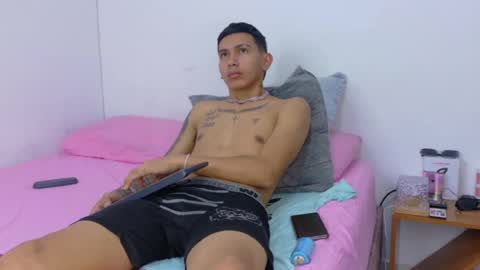 Snapshot of scook_gray chatting on 27, 6, 2026 scook_gray online show from 27, 6, 2026