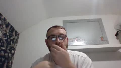 Snapshot of scousegay4 chatting on 2, 3, 2026 StraightScouse online show from 2, 3, 2026