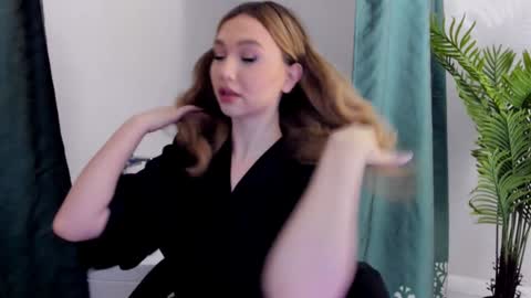 Snapshot of seaebreeze chatting on 5, 12, 2024 Kate online show from 5, 12, 2024