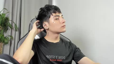 sebastian online show from 16, 4, 2026