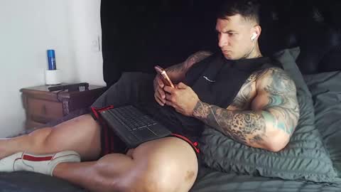 Sebastian online show from 4, 4, 2026