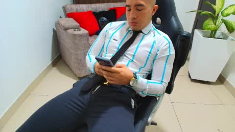 juan  sebastian online show from 2, 3, 2025