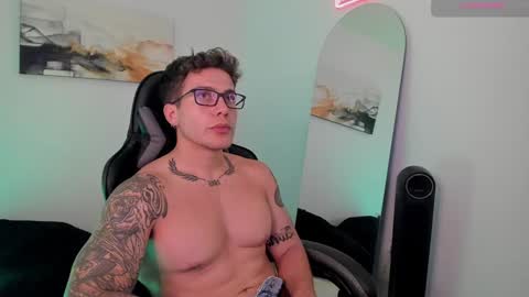 Snapshot of sebastianortizm chatting on 21, 1, 2025 Lucian Sinclair online show from 21, 1, 2025