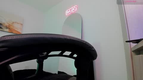 Snapshot of sebastianortizm chatting on 22, 1, 2025 Lucian Sinclair online show from 22, 1, 2025