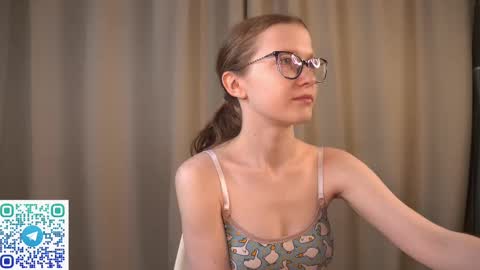 Snapshot of second_aid chatting on 11, 3, 2025 Brenda online show from 11, 3, 2025