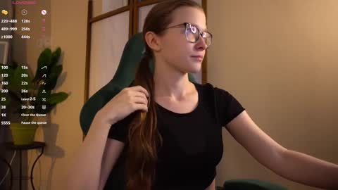 Snapshot of second_aid chatting on 13, 10, 2025 Brenda online show from 13, 10, 2025