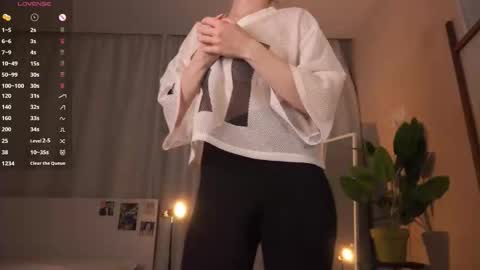 Snapshot of second_aid chatting on 19, 11, 2025 Brenda online show from 19, 11, 2025