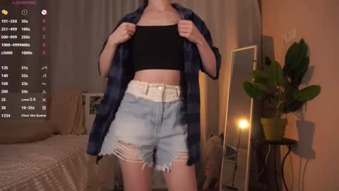 Snapshot of second_aid chatting on 24, 11, 2025 Brenda online show from 24, 11, 2025