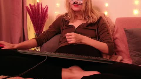 Anni online show from 23, 12, 2024