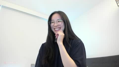 Angela online show from 9, 5, 2026