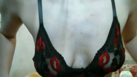 Snapshot of secretlisa chatting on 5, 2, 2025 SecretLisa online show from 5, 2, 2025