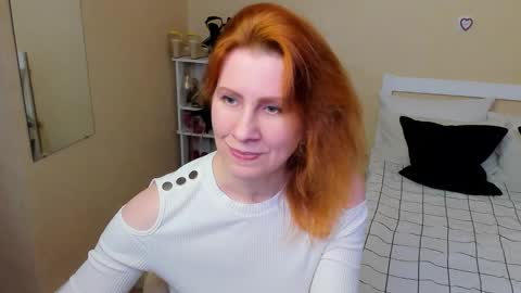 seductive_foxy_ online show from 27, 9, 2025