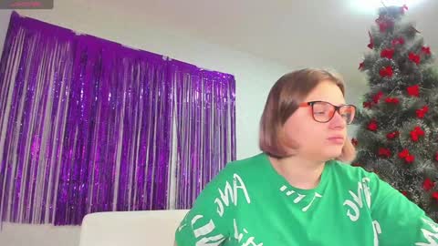 Snapshot of seductive_she_wolf chatting on 28, 12, 2024 seductive_she_wolf online show from 28, 12, 2024