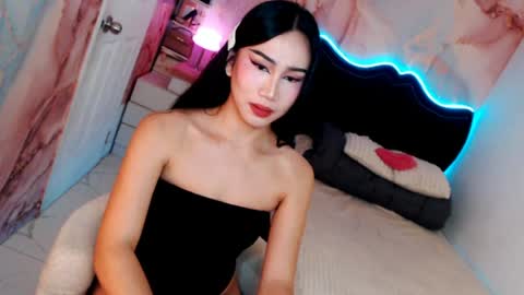 Snapshot of seductive_vana chatting on 14, 7, 2026 Vanessa online show from 14, 7, 2026