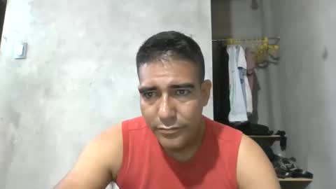 Snapshot of segundoives chatting on 27, 10, 2025 segundoives online show from 27, 10, 2025