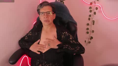 Selena online show from 16, 4, 2026