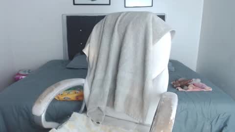 Snapshot of selena_hotmilf chatting on 18, 9, 2025 Selena online show from 18, 9, 2025