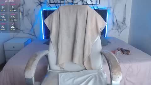 Snapshot of selena_hotmilf chatting on 26, 10, 2025 Selena online show from 26, 10, 2025