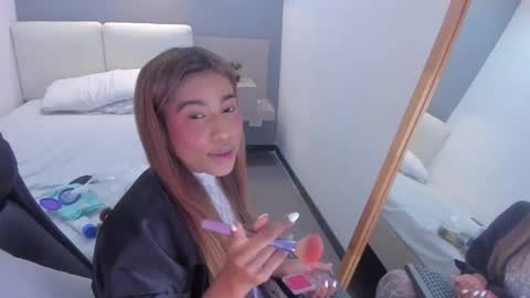 Snapshot of selena_monroy chatting on 9, 11, 2025 Selena online show from 9, 11, 2025