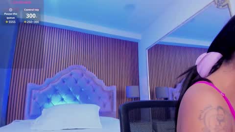 selenastonne online show from 28, 10, 2025