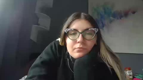 Snapshot of selenebaby chatting on 13, 10, 2025 Selene online show from 13, 10, 2025