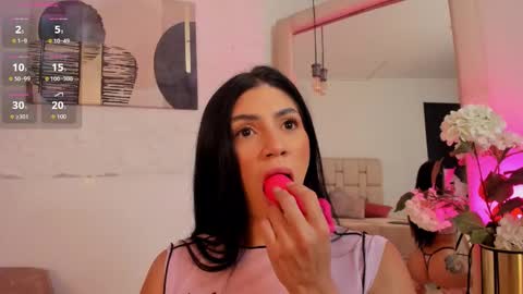 Snapshot of selenem_ chatting on 30, 9, 2025 Selene online show from 30, 9, 2025