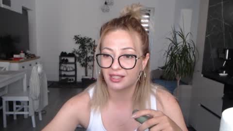 Selenna online show from 12, 7, 2026