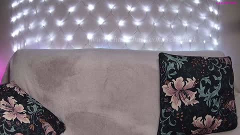 Snapshot of sellapink chatting on 9, 12, 2024 My name is Sella and im Bisexual online show from 9, 12, 2024