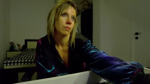 Snapshot of sellena_angel chatting on 3, 5, 2026 sellena_angel online show from 3, 5, 2026