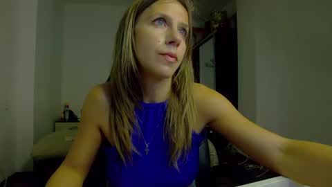 Snapshot of sellena_angel chatting on 17, 6, 2026 sellena_angel online show from 17, 6, 2026