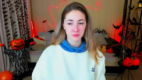 sensitiveheartt online show from 24, 10, 2025