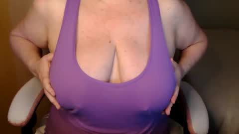 Snapshot of sensual_cris chatting on 9, 6, 2026 CRIS online show from 9, 6, 2026