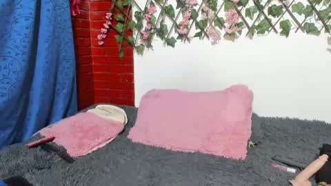 Snapshot of sensual_crital chatting on 30, 9, 2025 cristal online show from 30, 9, 2025